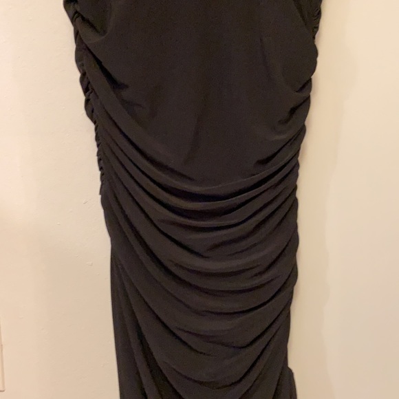 JS Collection gown - Picture 3 of 7